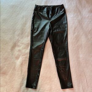 Meg & Margot Black Faux Leather Leggings Size M NWT